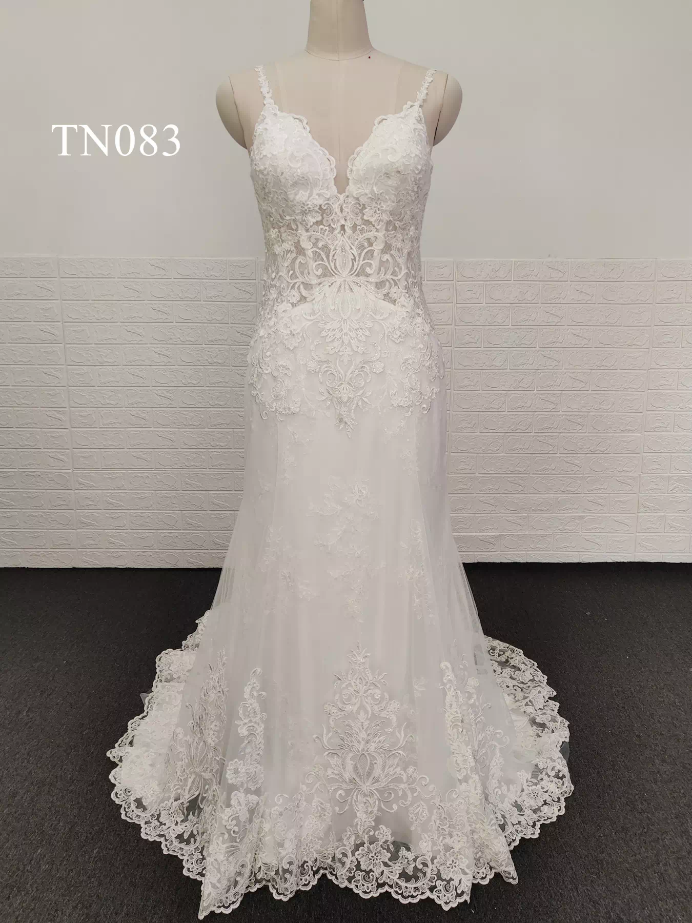 Gorgeous Appliques Lace Shoulder Strap Mermaid Wedding Dress TN083 - Image 3