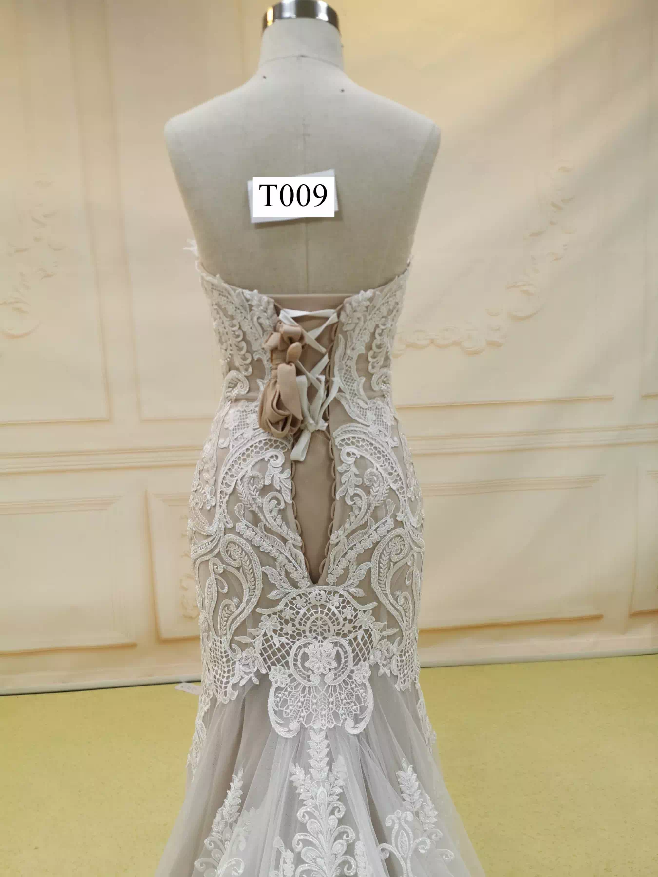 Lace Applique Elegant Mermaid Dress T009 - Image 4