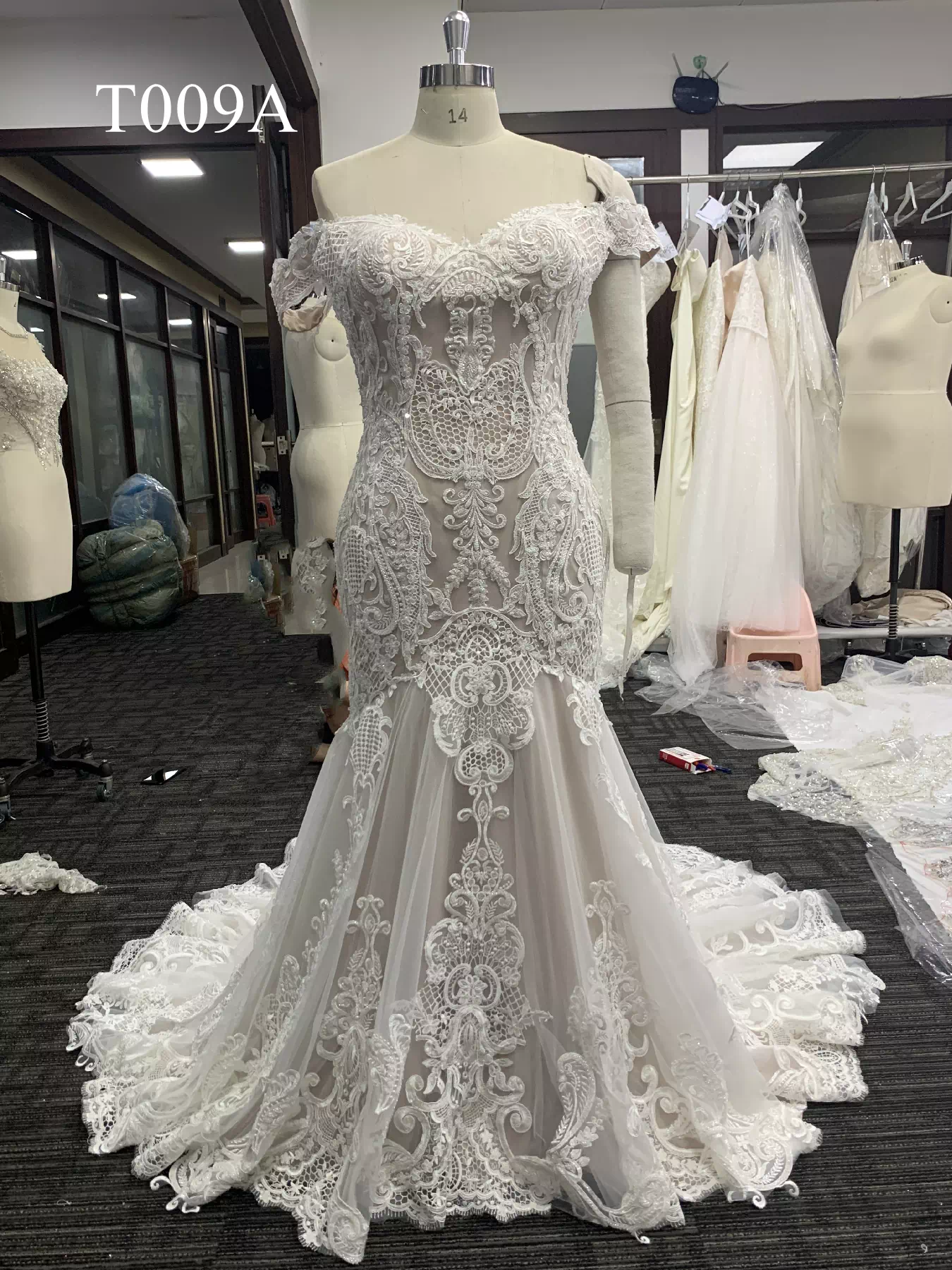 Lace Applique Elegant Mermaid Dress T009 - Image 7