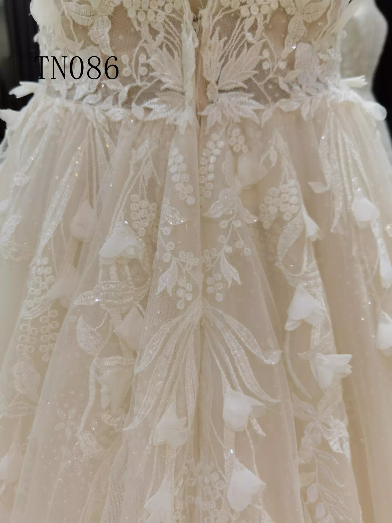 Sexy 3D Flower Appliques Double V Shape Wedding Dress TN086 - Image 6