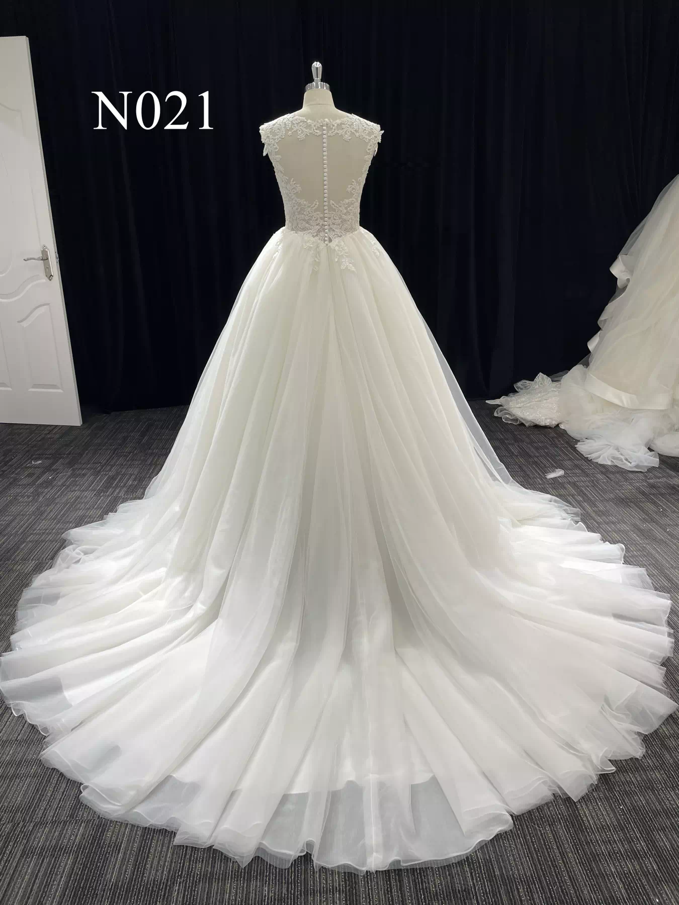 Princess Beautiful Girl Ball Gown Wedding Dress N021 - Image 3