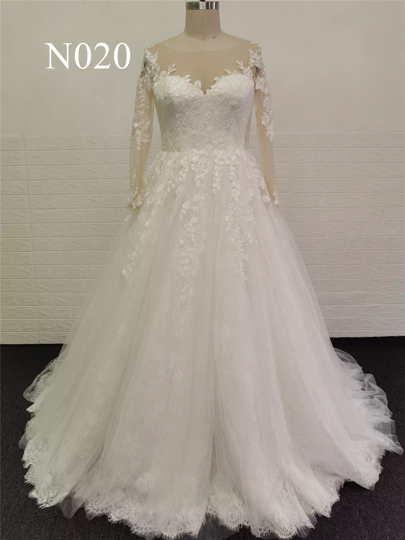 Simple Long Sleeve A Line Wedding Gown N020 - Image 5