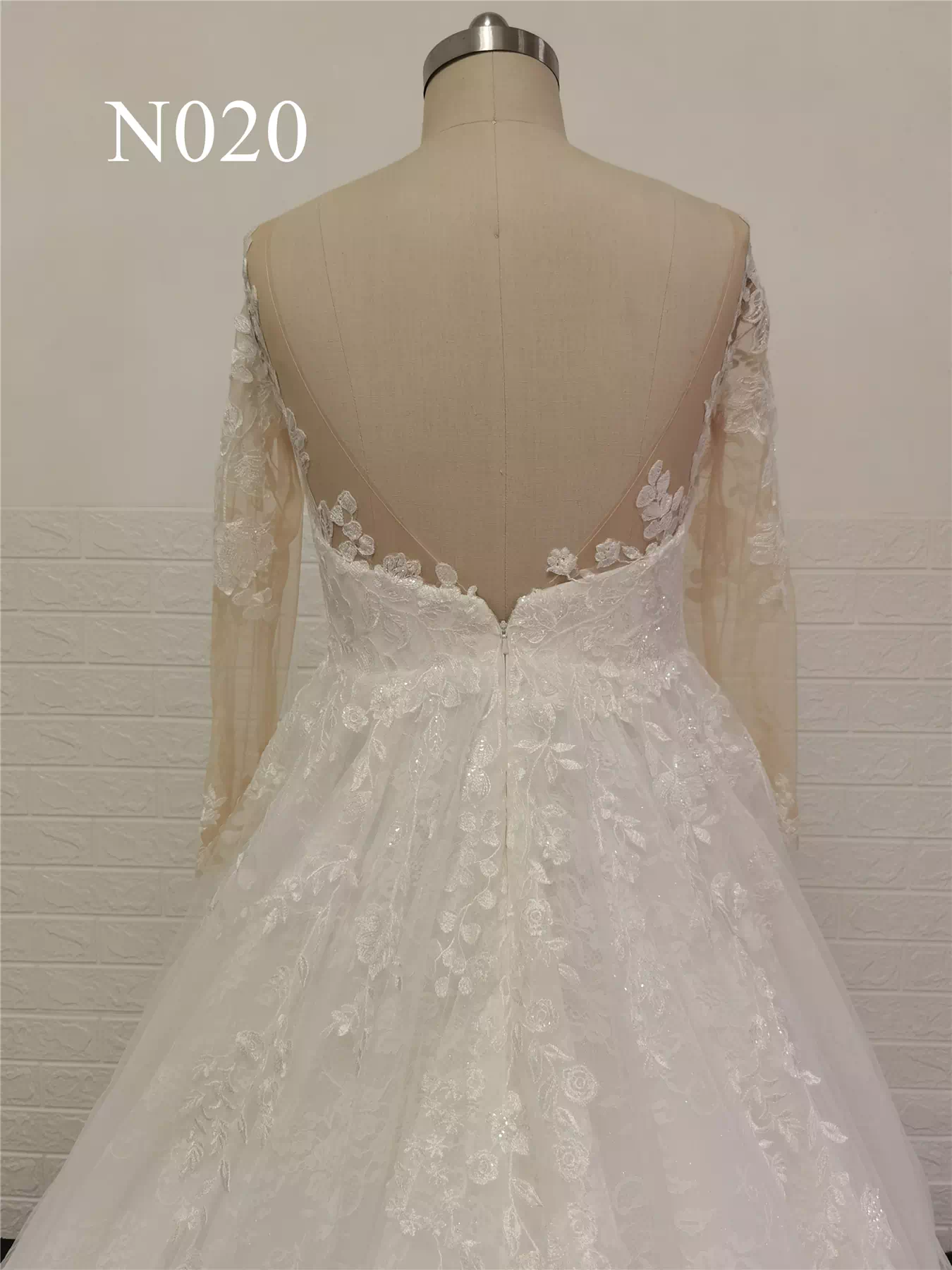 Simple Long Sleeve A Line Wedding Gown N020 - Image 8