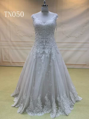 Beautiful Lace Appliques Wedding Dresses TN050