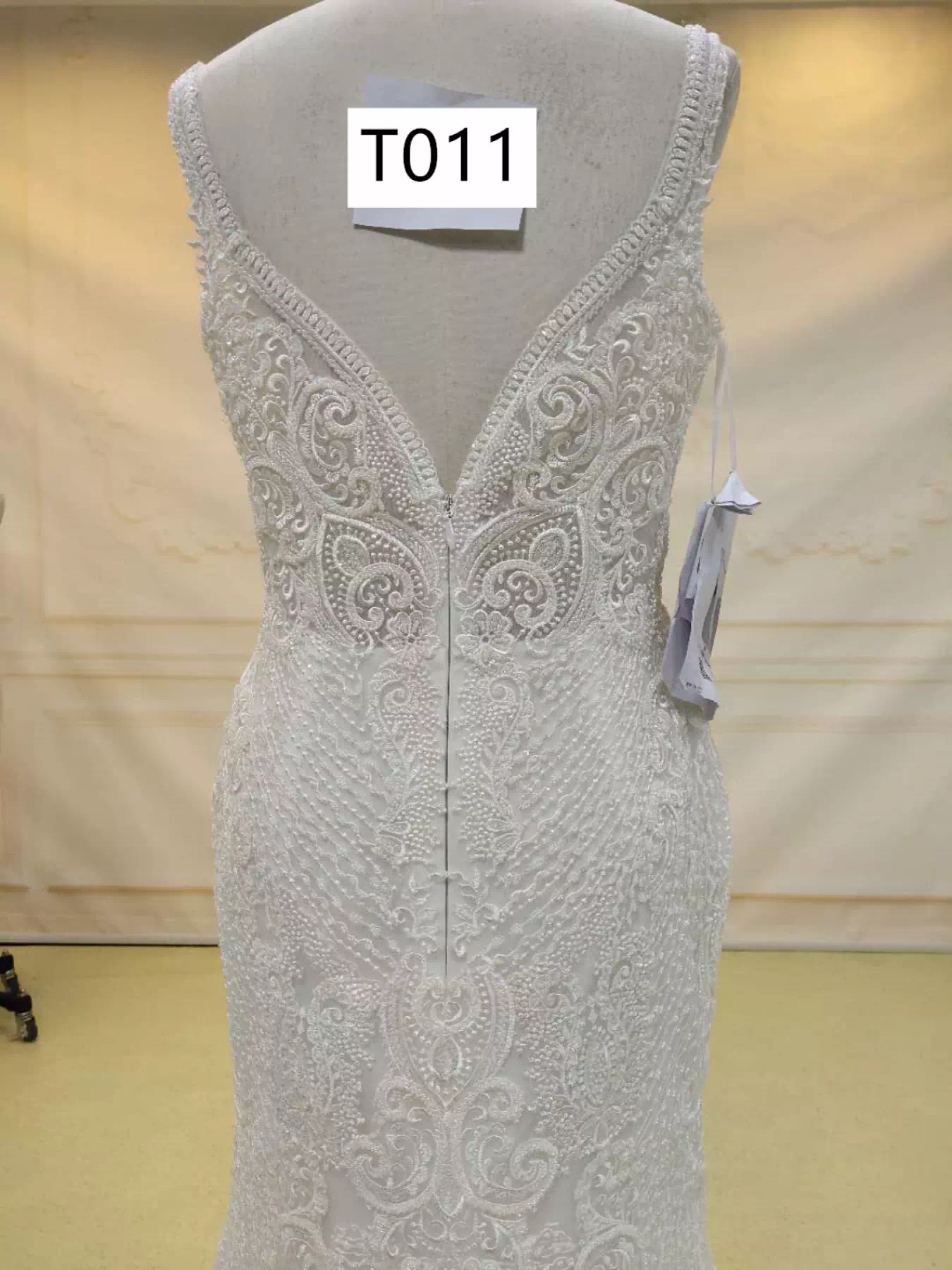 Customized Design Plunging Neckline Bridal Gown T011 - Image 4