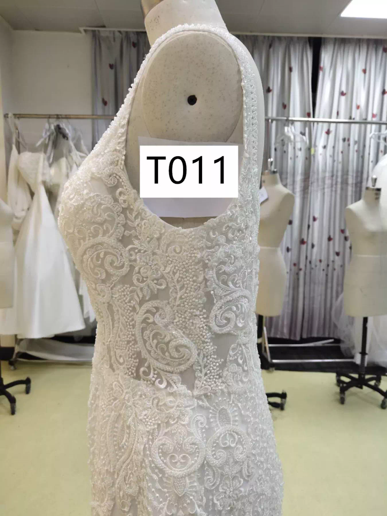 Customized Design Plunging Neckline Bridal Gown T011 - Image 5