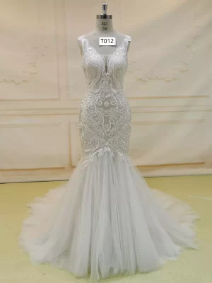 Plunge Neckline Lace Applique Elegant Wedding Dress T012