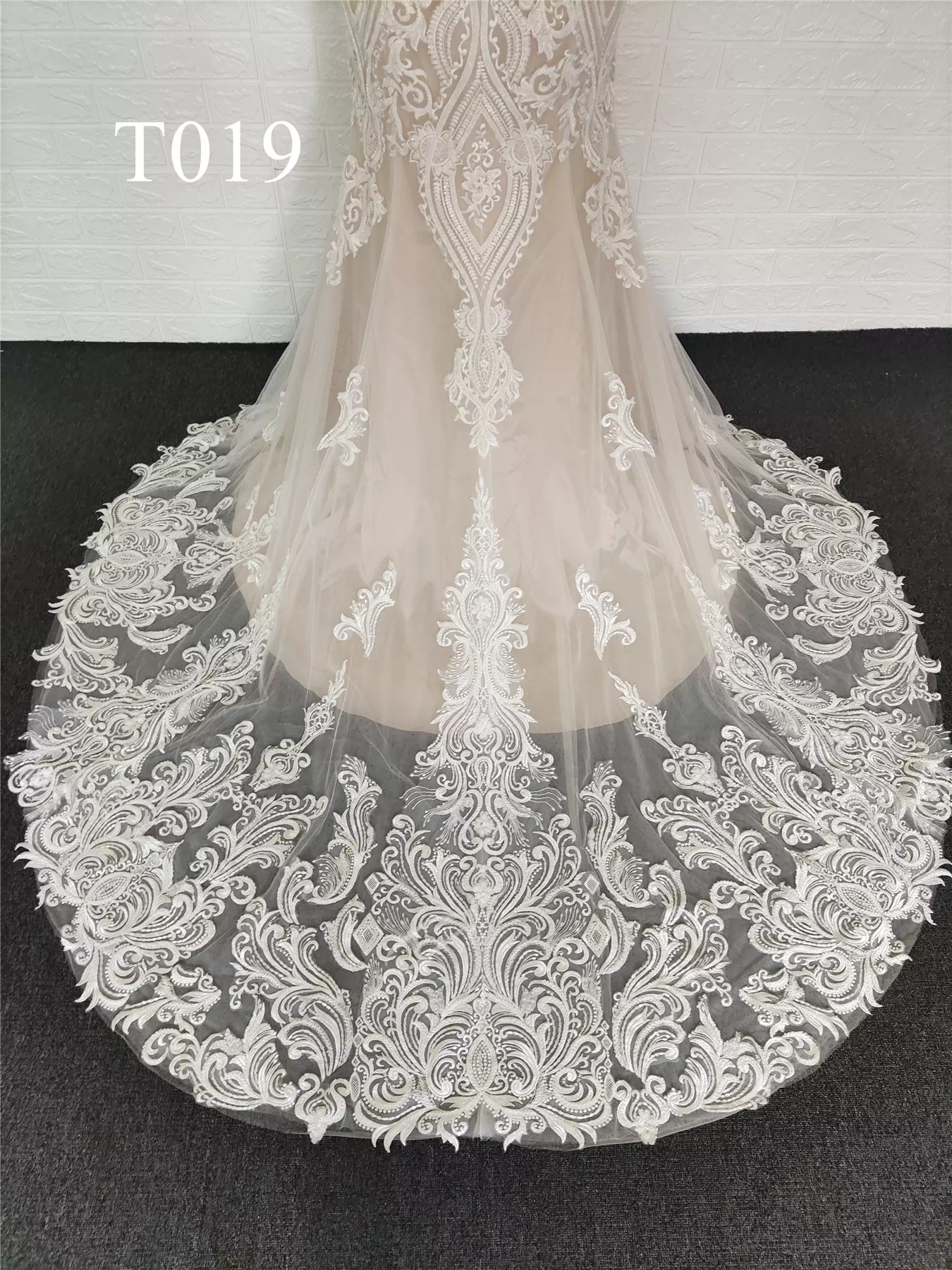 Spaghetti Straps Plunge Neckline Lace Wedding Dress T019 - Image 4