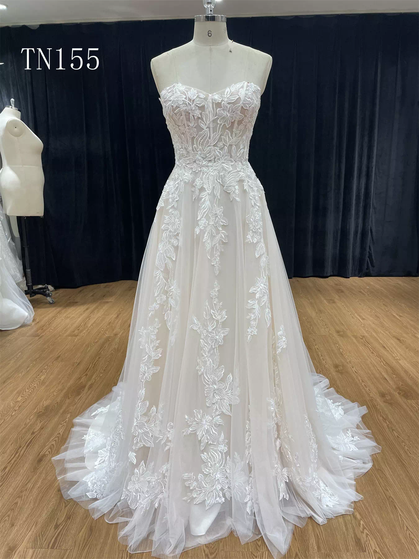 Detachable Puffy Sleeve Big Flora Lace Sweetheart Neckline Dress TN155 - Image 3