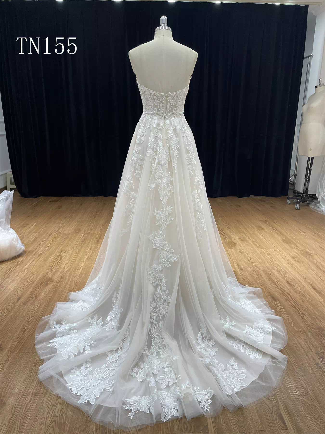 Detachable Puffy Sleeve Big Flora Lace Sweetheart Neckline Dress TN155 - Image 4