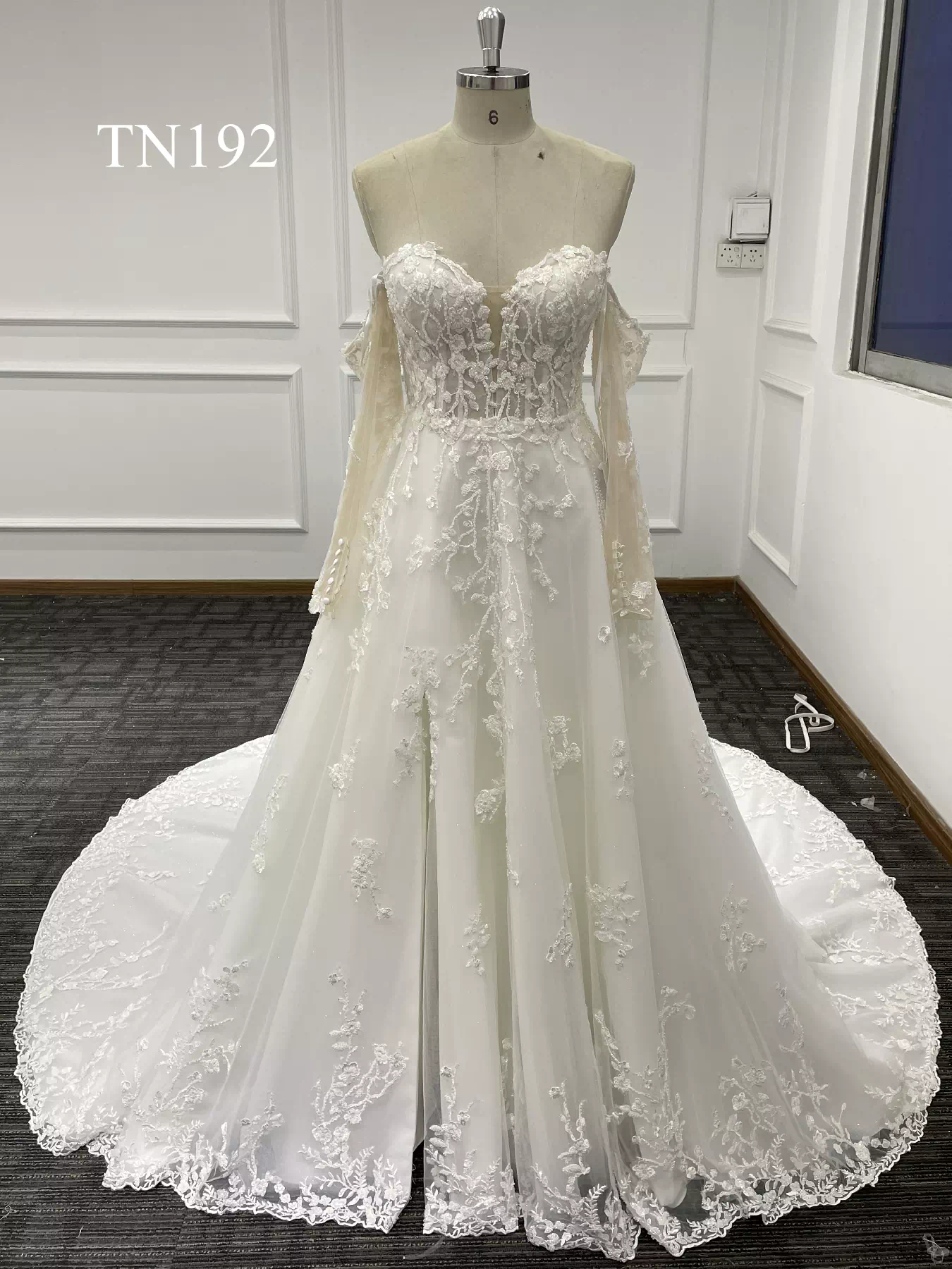 Luxurious Beading Lace Long Sleeve A Line Dress TN192